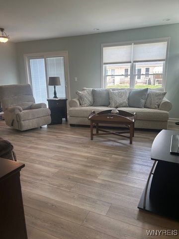 902 Carriage Lane, West Seneca, NY 14224