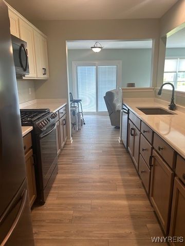 902 Carriage Lane, West Seneca, NY 14224