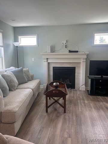 902 Carriage Lane, West Seneca, NY 14224