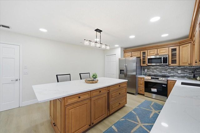 1821 NW 20TH AVENUE, Crystal River, FL 34428