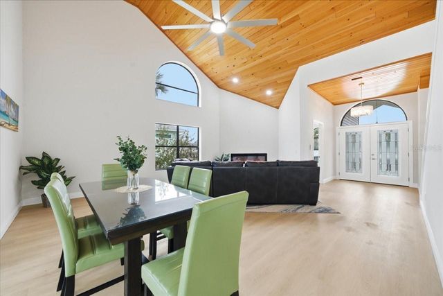 1821 NW 20TH AVENUE, Crystal River, FL 34428