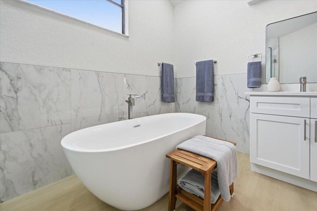 1821 NW 20TH AVENUE, Crystal River, FL 34428