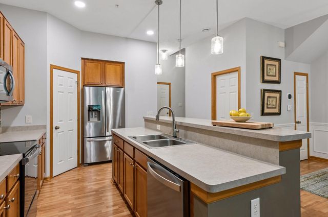 11765 Vermillion Street NE G, Blaine, MN 55449