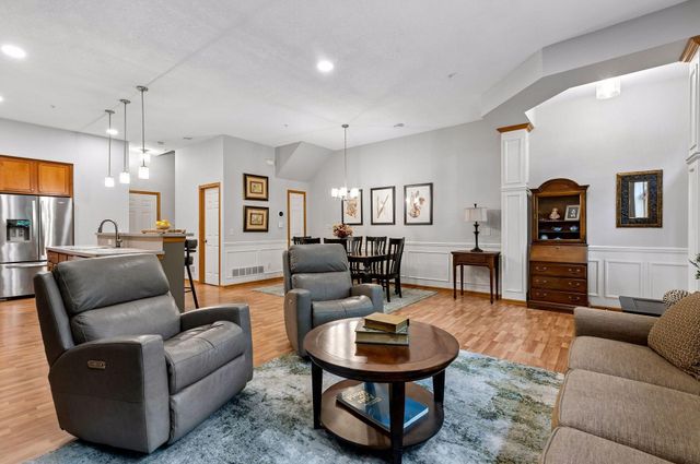11765 Vermillion Street NE G, Blaine, MN 55449