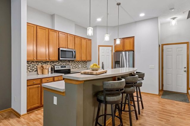 11765 Vermillion Street NE G, Blaine, MN 55449