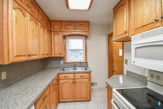 2200 W 28th St Street, Sioux Falls, SD 57105