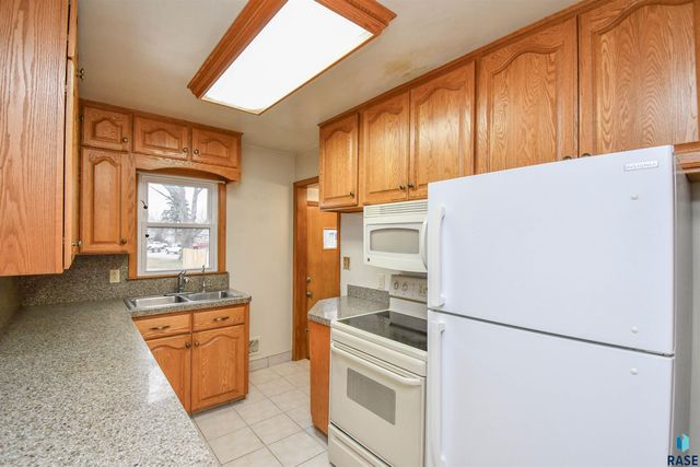 2200 W 28th St Street, Sioux Falls, SD 57105