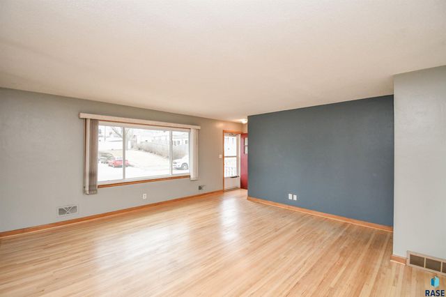 2200 W 28th St Street, Sioux Falls, SD 57105