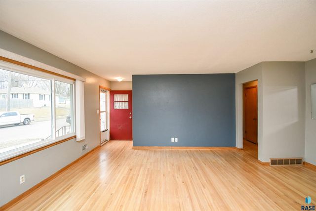 2200 W 28th St Street, Sioux Falls, SD 57105