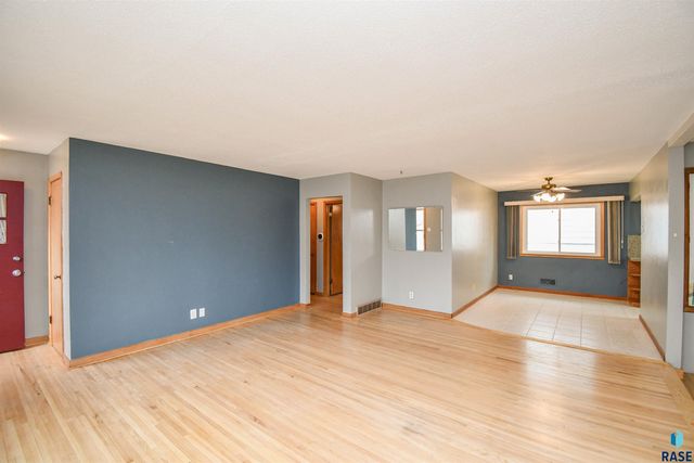 2200 W 28th St Street, Sioux Falls, SD 57105