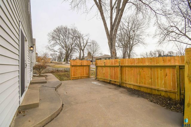 2200 W 28th St Street, Sioux Falls, SD 57105