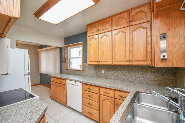 2200 W 28th St Street, Sioux Falls, SD 57105