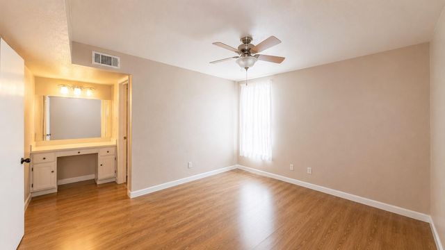 4627 Wild Indigo Street 599, Houston, TX 77027