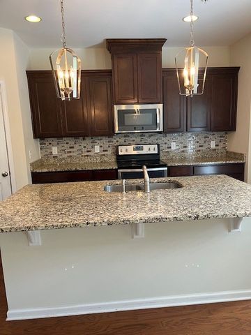 1046 Livingstone Ln, Mount Juliet, TN 37122