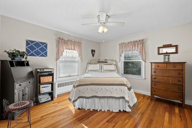 16 Thornton Rd, Worcester, MA 01606