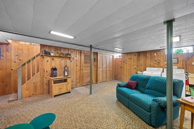 16 Thornton Rd, Worcester, MA 01606