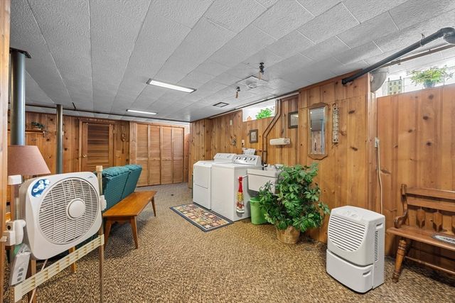 16 Thornton Rd, Worcester, MA 01606