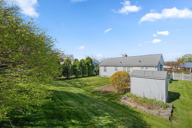 16 Thornton Rd, Worcester, MA 01606