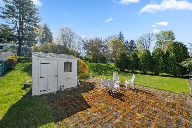 16 Thornton Rd, Worcester, MA 01606