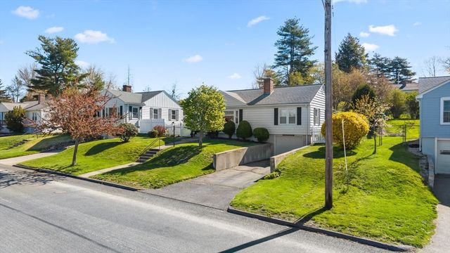 16 Thornton Rd, Worcester, MA 01606