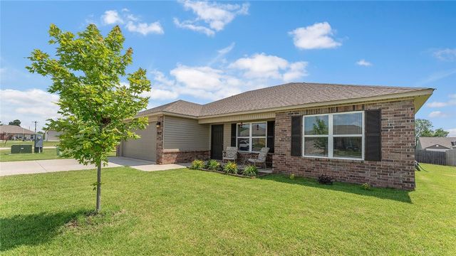 2812 Murphy Street, Pea Ridge, AR 72751