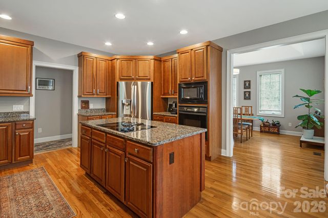 405 Mistletoe Trail, Hendersonville, NC 28791