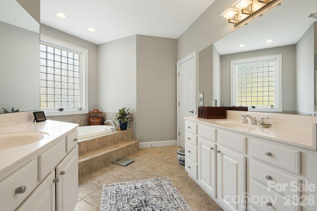 405 Mistletoe Trail, Hendersonville, NC 28791