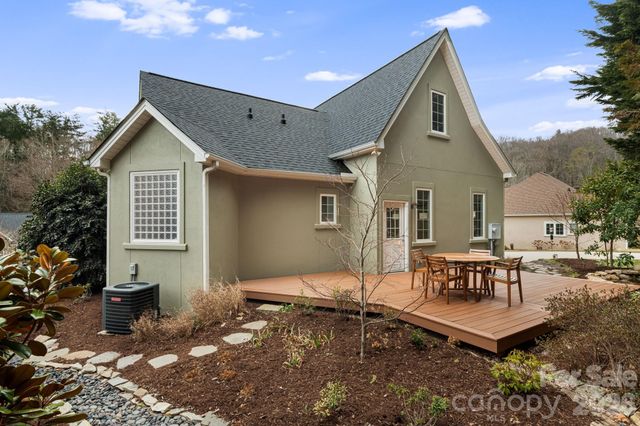 405 Mistletoe Trail, Hendersonville, NC 28791