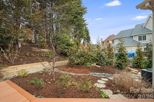 405 Mistletoe Trail, Hendersonville, NC 28791