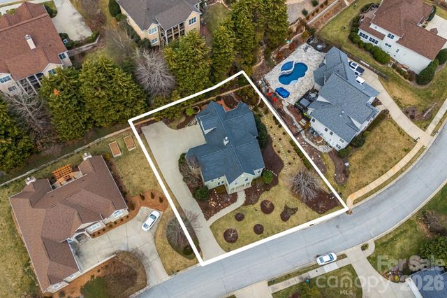405 Mistletoe Trail, Hendersonville, NC 28791
