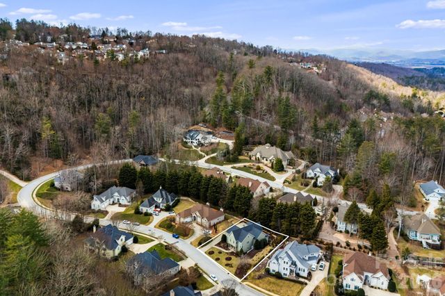 405 Mistletoe Trail, Hendersonville, NC 28791