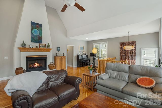 405 Mistletoe Trail, Hendersonville, NC 28791