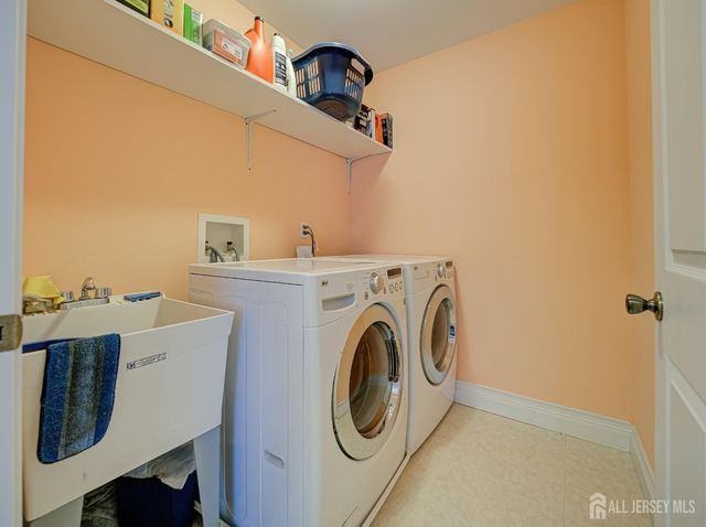 100 Trieste Street, Iselin, NJ 08830