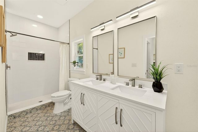 3151 69TH AVENUE N, St Petersburg, FL 33702