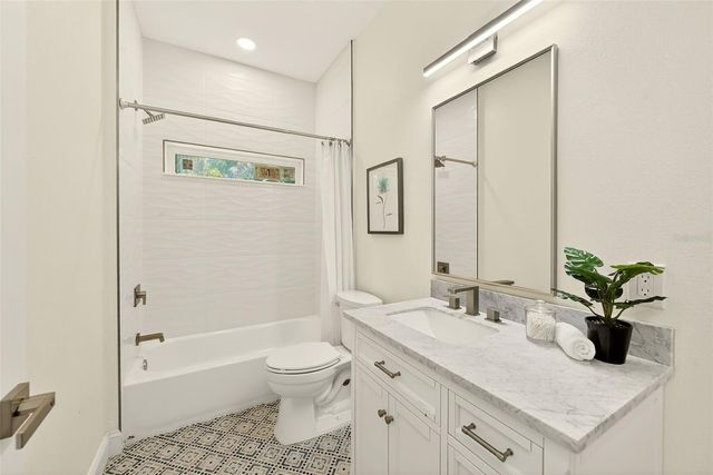 3151 69TH AVENUE N, St Petersburg, FL 33702