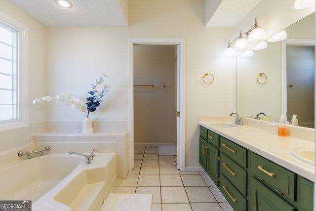 2825 Bud McKey Circle, Valdosta, GA 31602