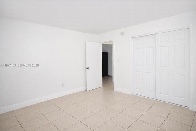 16851 NE 21st Ave 14, North Miami Beach, FL 33162