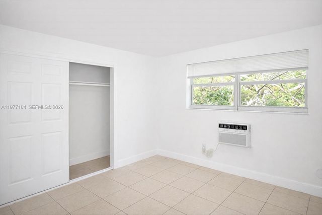 16851 NE 21st Ave 14, North Miami Beach, FL 33162