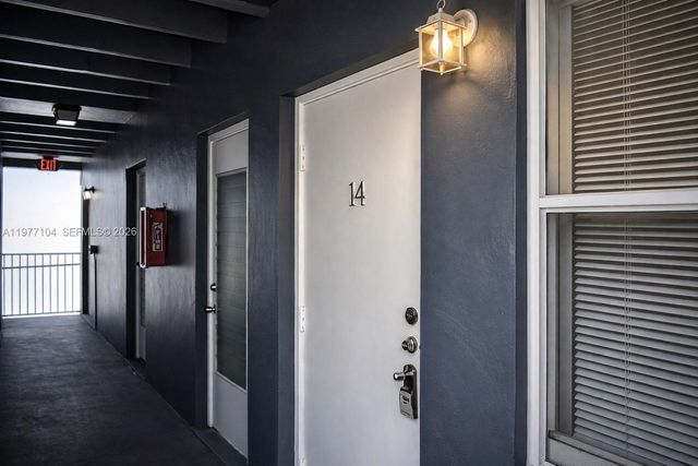 16851 NE 21st Ave 14, North Miami Beach, FL 33162