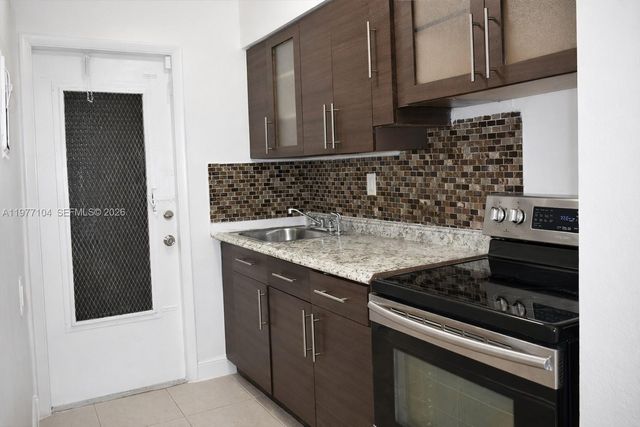 16851 NE 21st Ave 14, North Miami Beach, FL 33162