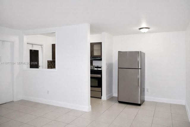 16851 NE 21st Ave 14, North Miami Beach, FL 33162