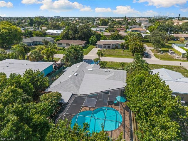 734 Sharar CT, Cape Coral, FL 33904