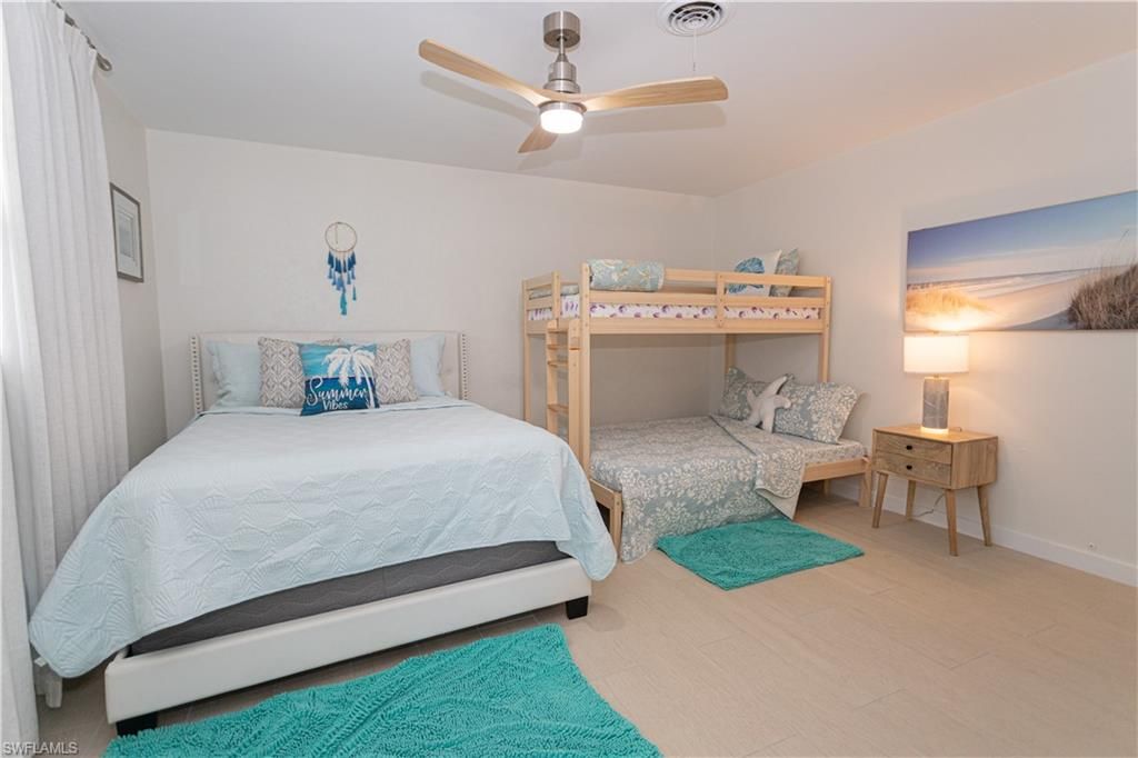 Image 10 of property listing at 734 Sharar CT, Cape Coral, FL 33904