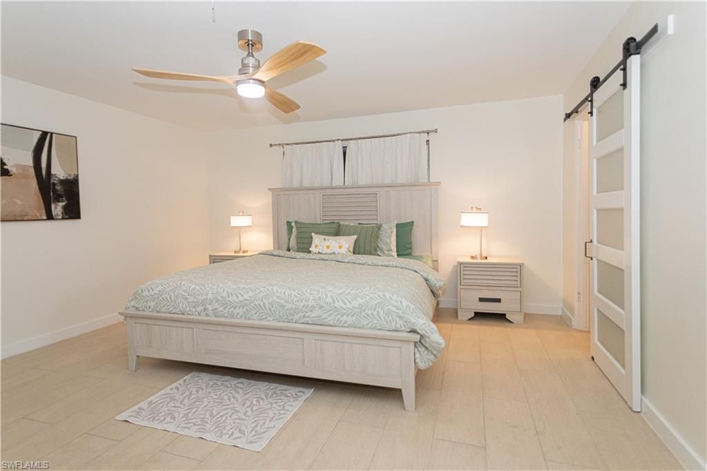 Image 15 of property listing at 734 Sharar CT, Cape Coral, FL 33904
