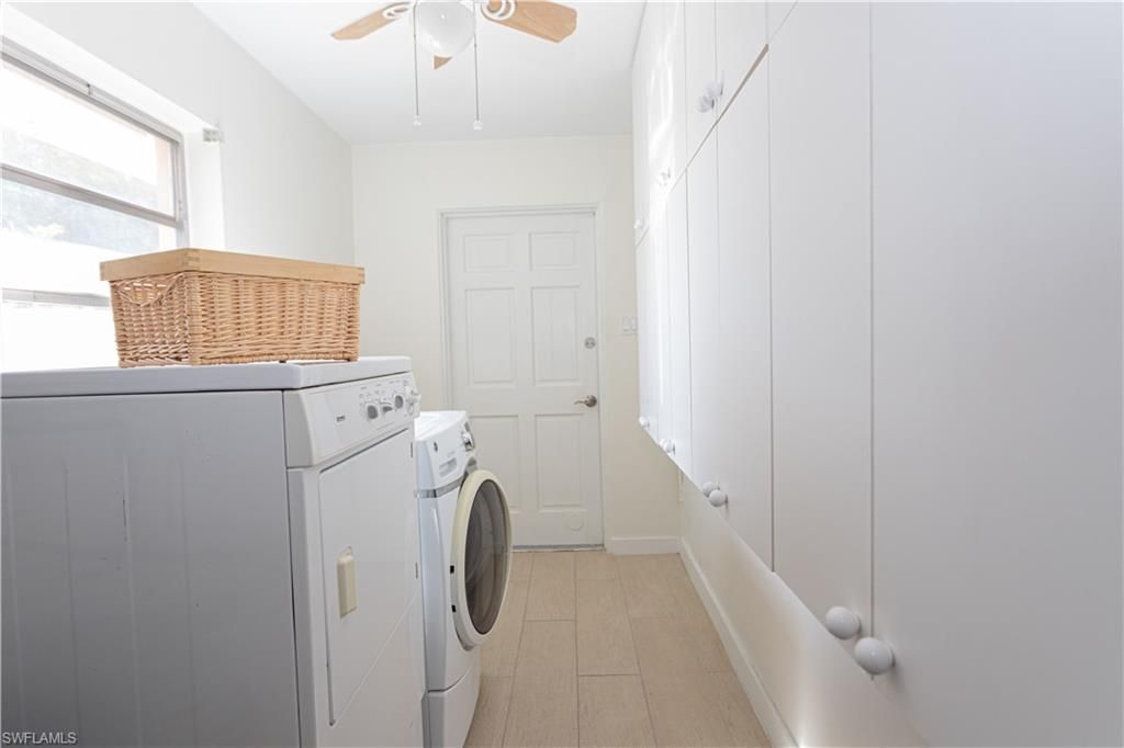 Image 18 of property listing at 734 Sharar CT, Cape Coral, FL 33904