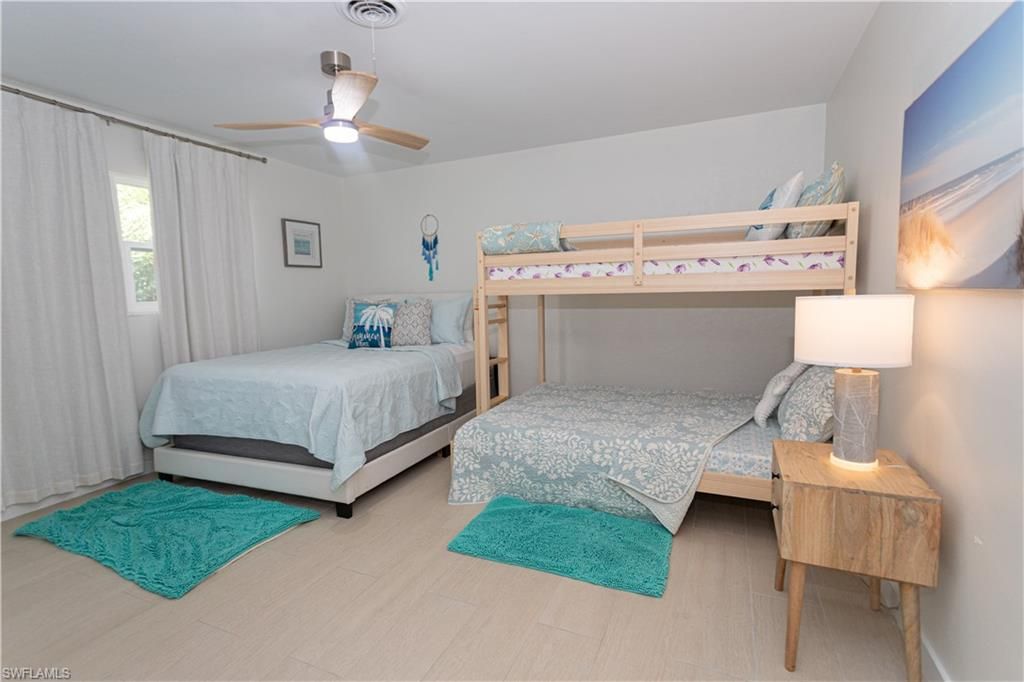 Image 9 of property listing at 734 Sharar CT, Cape Coral, FL 33904