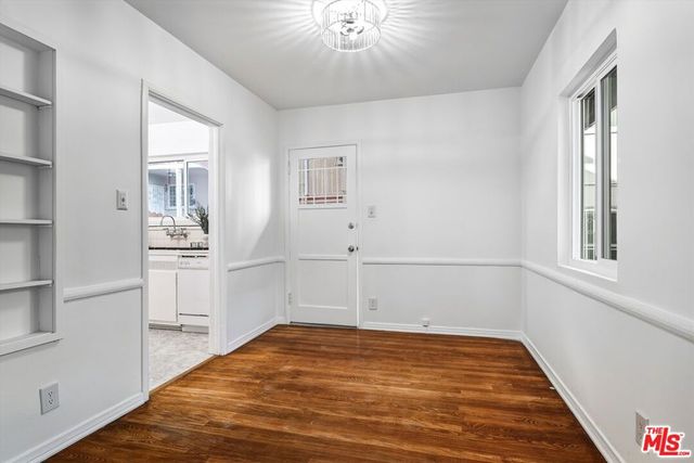 1319 S Mansfield Avenue, Los Angeles, CA 90019