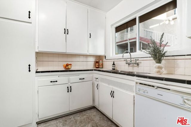 1319 S Mansfield Avenue, Los Angeles, CA 90019