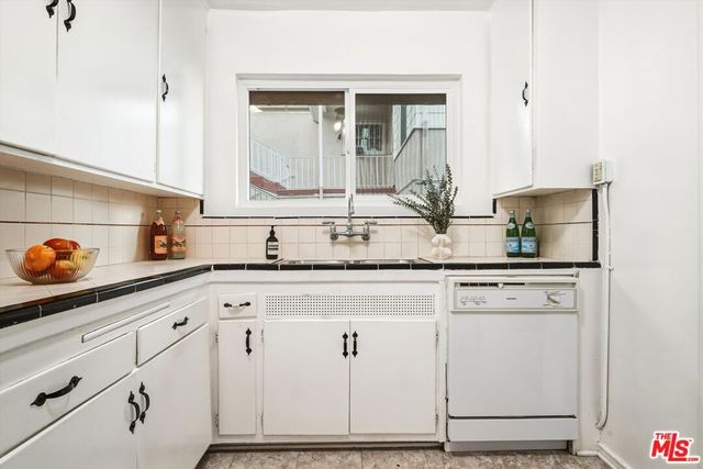 1319 S Mansfield Avenue, Los Angeles, CA 90019