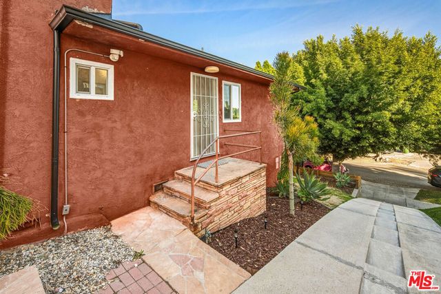 1319 S Mansfield Avenue, Los Angeles, CA 90019